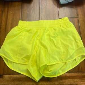 Lululemon Hotty Hot 4 inch shorts